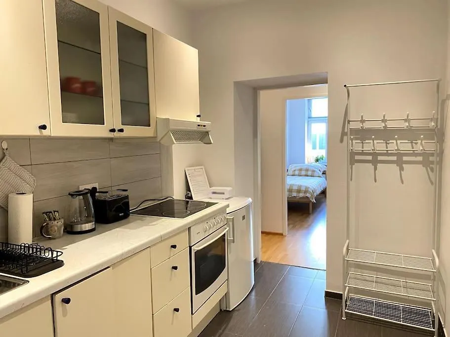 Wohnung Im 15. Bezirk Wenen 0*,  Oostenrijk