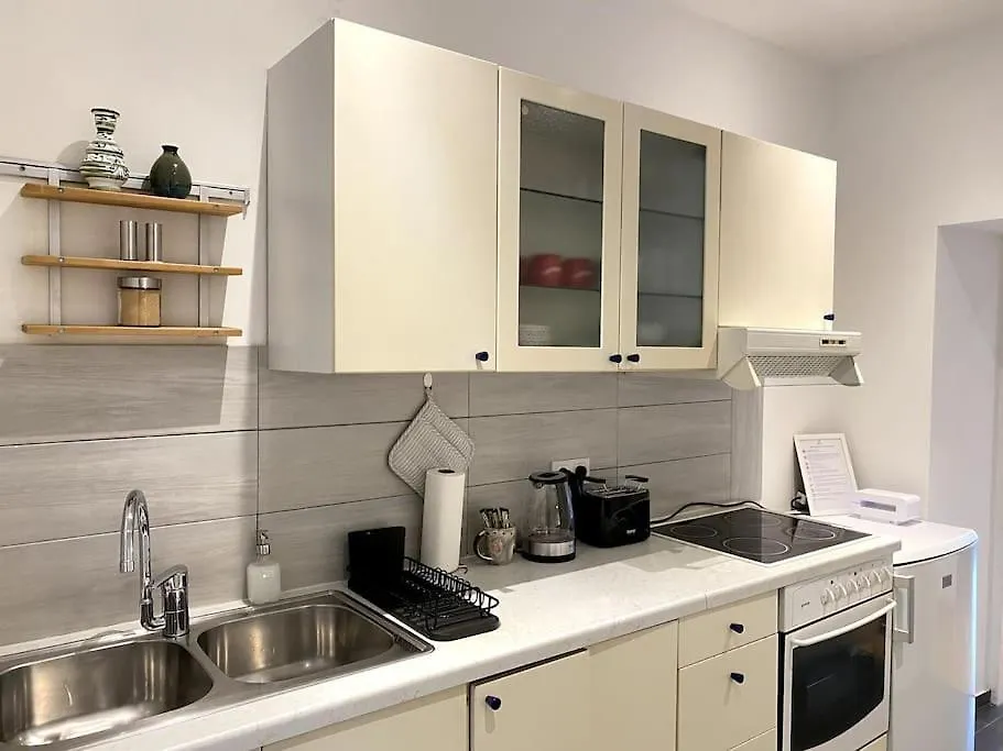 Wohnung Im 15. Bezirk Wenen